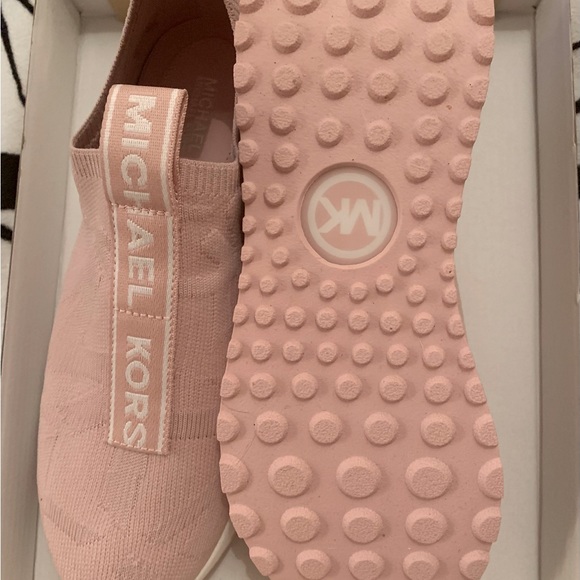 MICHAEL MICHAEL KORS
BODIE SLIP ON Women 7.5 Dusty Rose - Picture 2 of 4